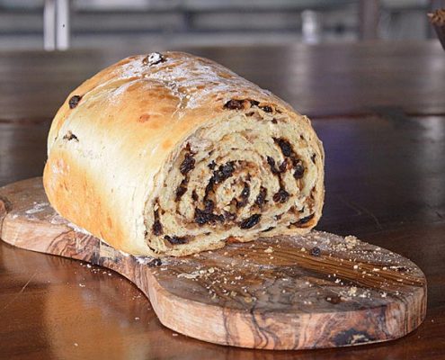 Raisin walnut bread