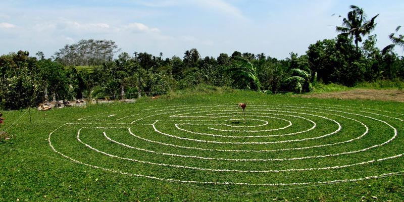 Labyrinth from side