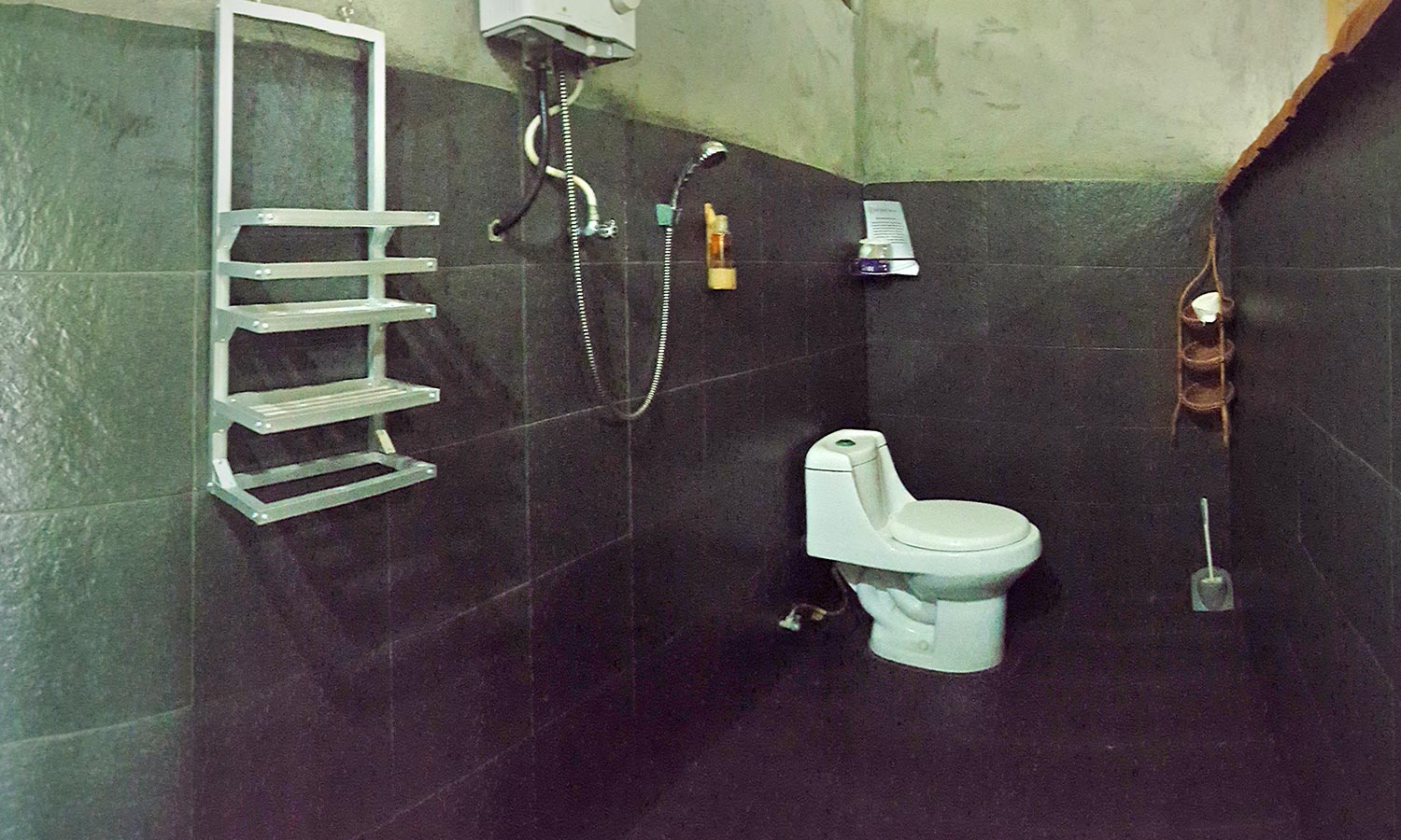 Bali Silent Retreat - Single room bathroom