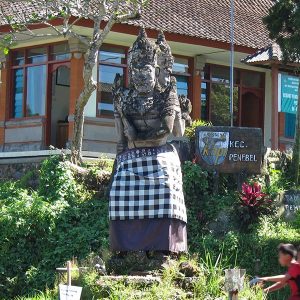 Buruan statue