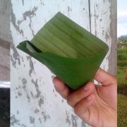 Banana leaf cup