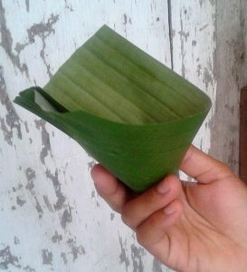Banana leaf cup