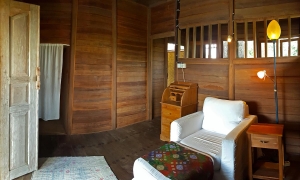 Deluxe Bungalow office